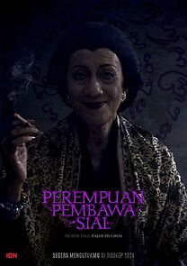 Watch Perempuan Pembawa Sial