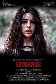 Watch Extraños